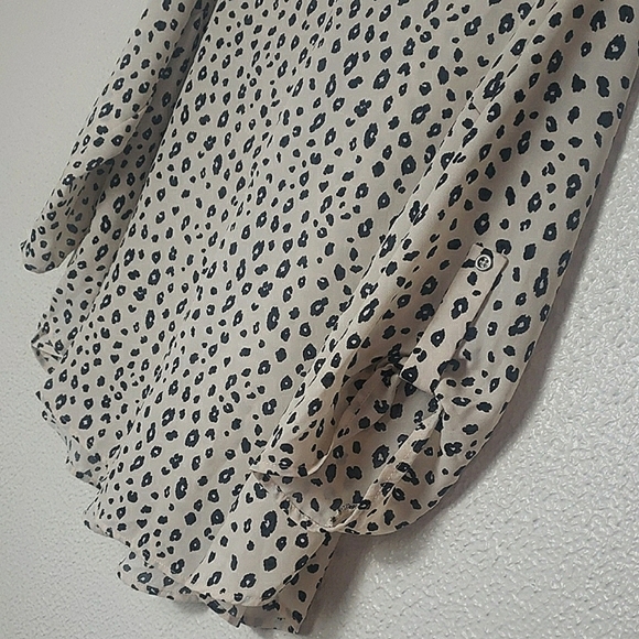 NWT Lush Leopard Print Blouse Button Up V-neck Long Sleeve Black Cream Size 2X - Picture 6 of 13